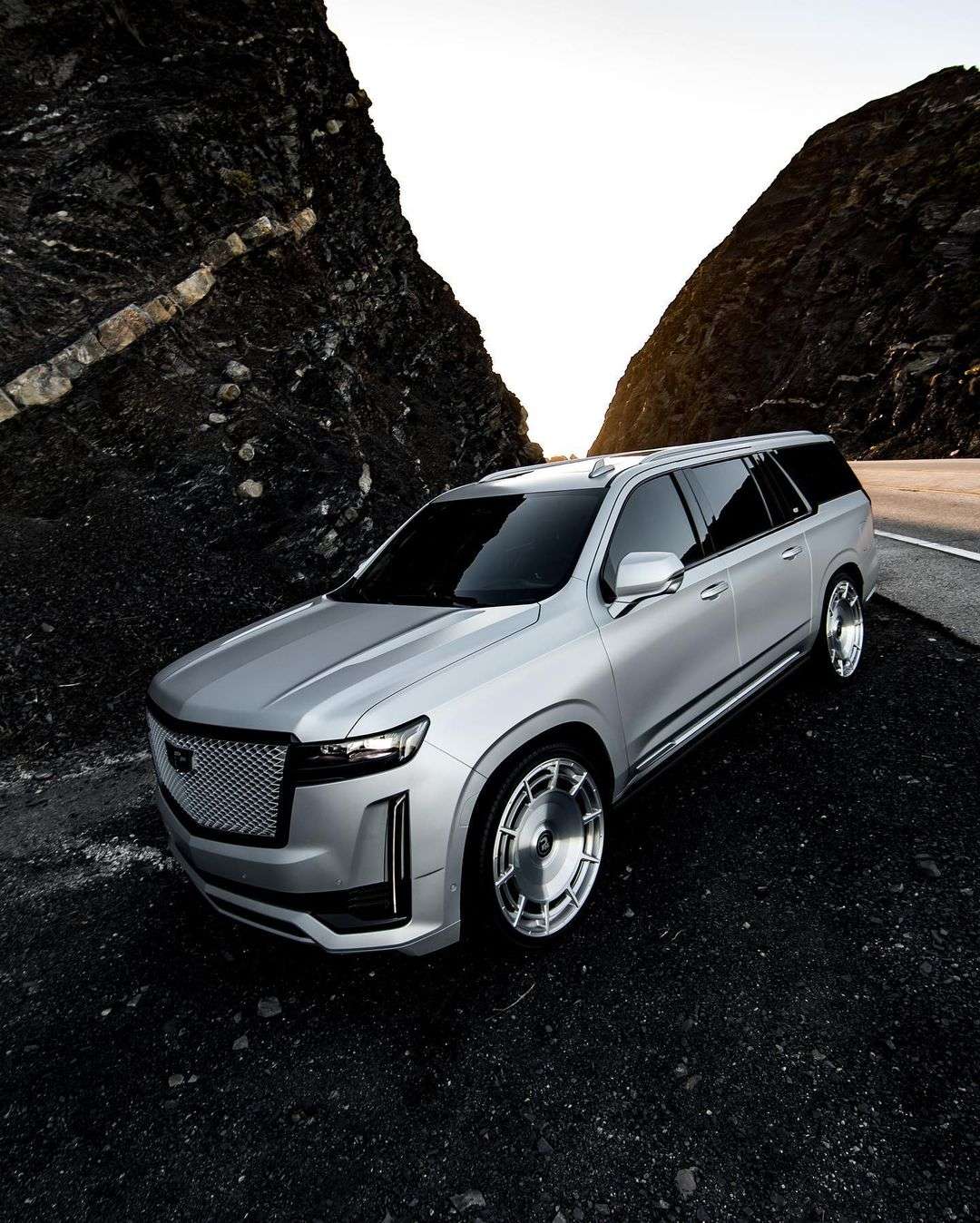 Front profile of the Escalade