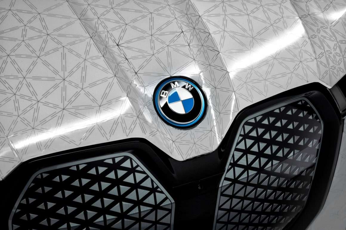 BMW E ink microcapsules