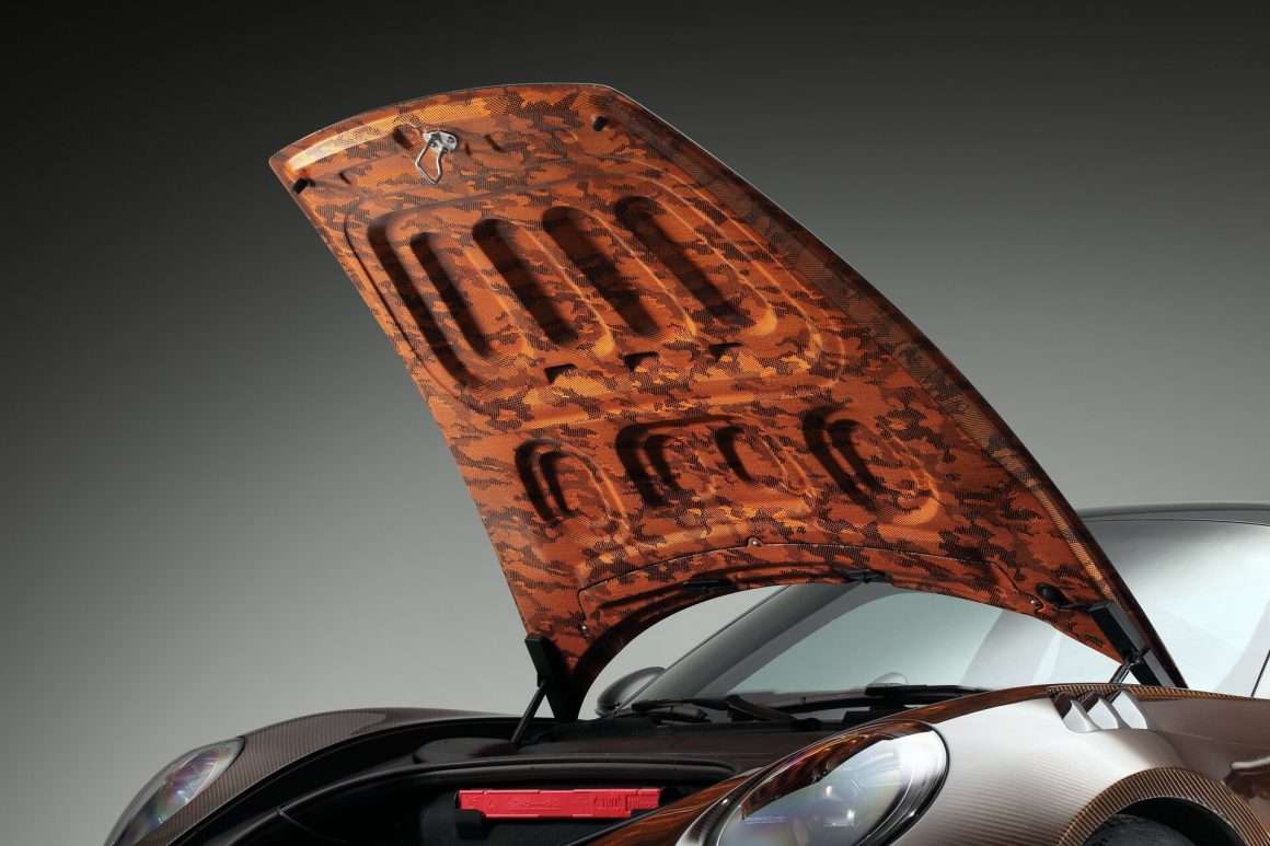 Posche 992 Stinger carbon fibre hood